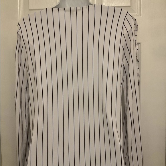 Banana Republic Women’s Striped Top Size Small - Picture 2 of 9
